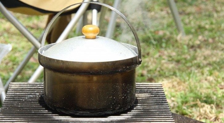 キャンプ場で鍋を使った美味しいご飯の炊き方